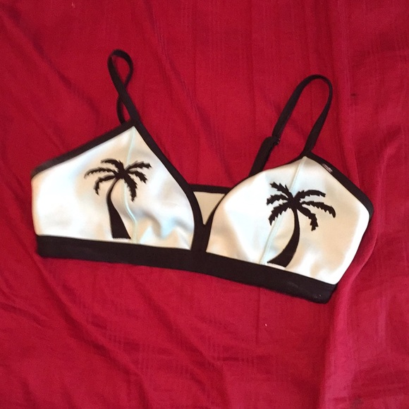 Forever 21 Other - Palm tree bikini top! 👑